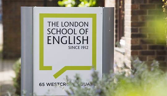 London School of English, Sağlık sektöründe çalışan profesyonellere yönelik Tıp İngilizcesi eğitimi sunmaktadır.